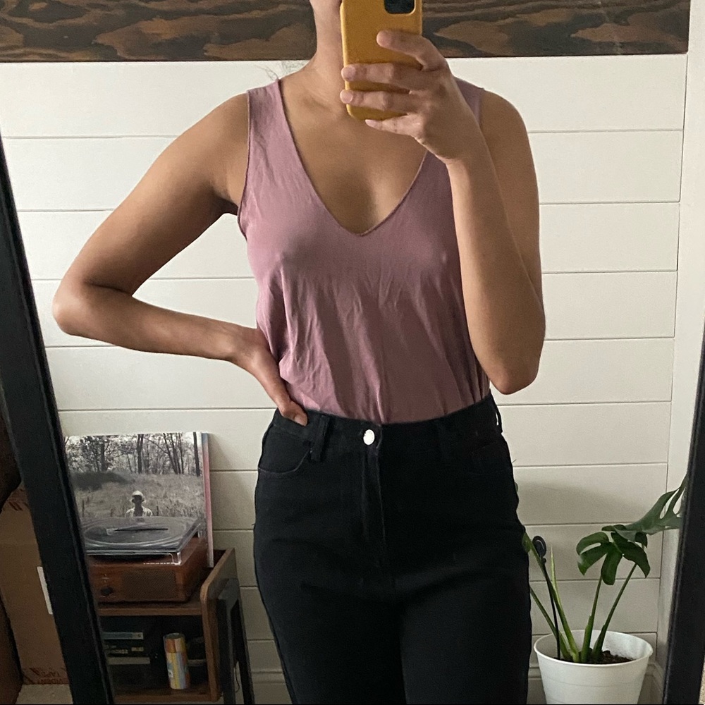 mauve v neck tank